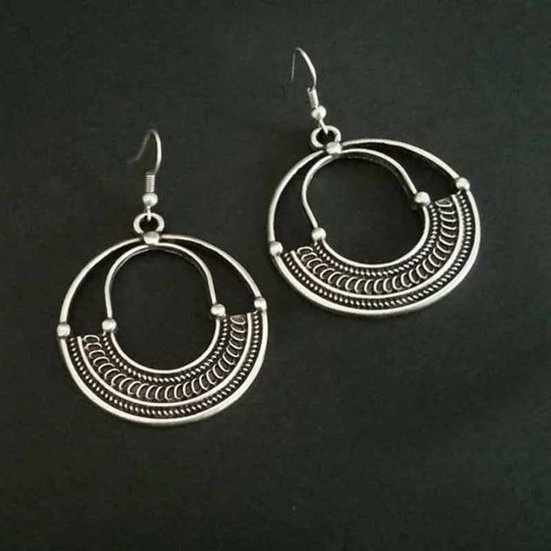Charming Silver Earring for Any Occasion