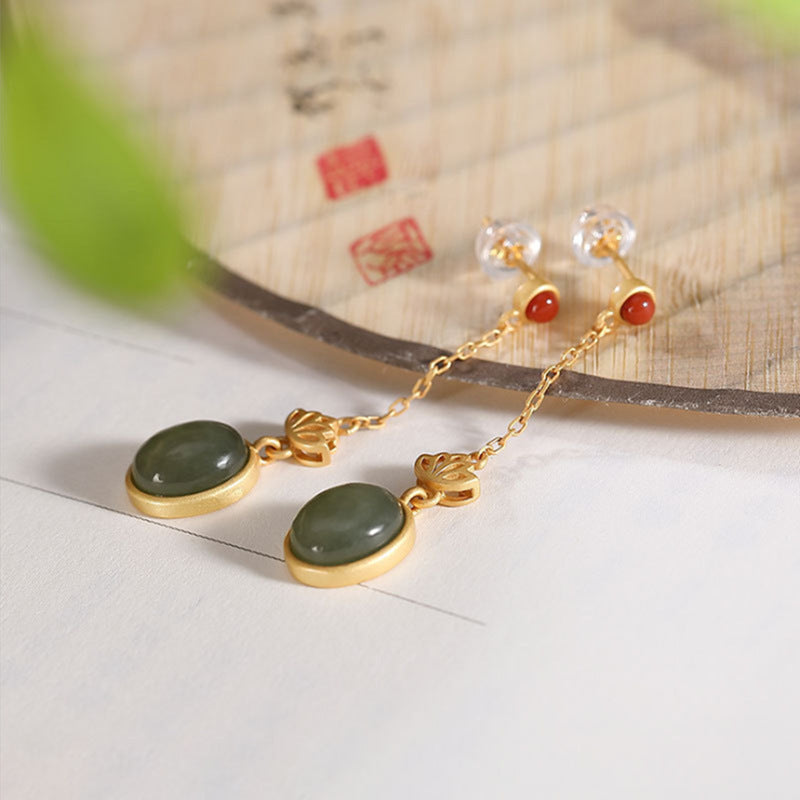 Romantic Silver Earring for Special Moments