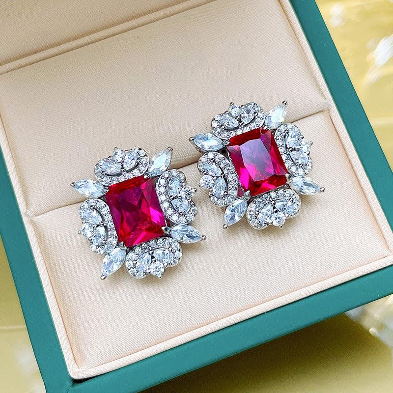 Charming Earring for Any Occasion