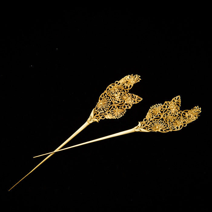 Elegant Gold Piece for Every Occasion