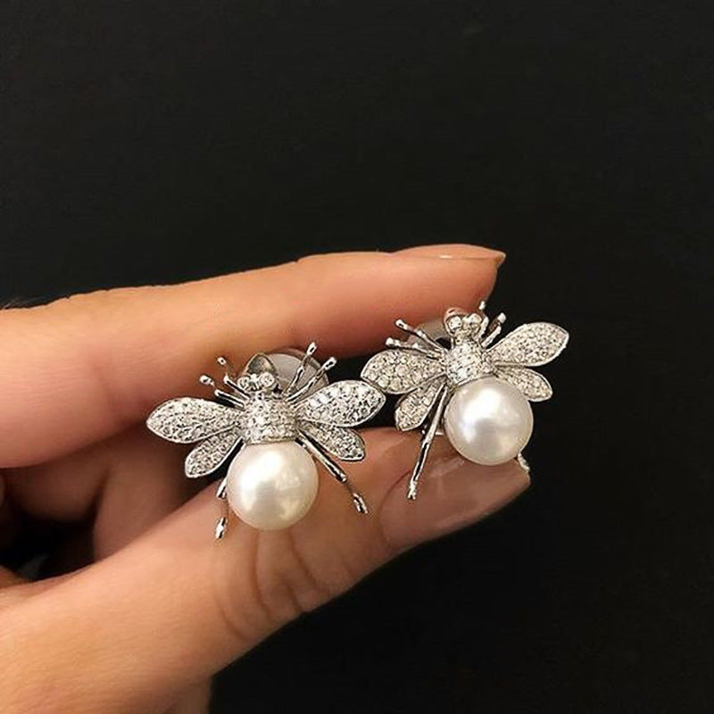 Classic Pearl Earring with Timeless Appeal