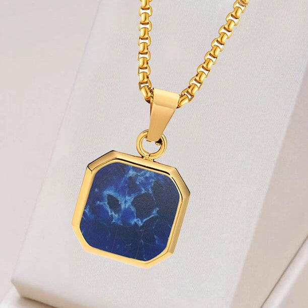 Romantic Gold Necklace for Special Moments