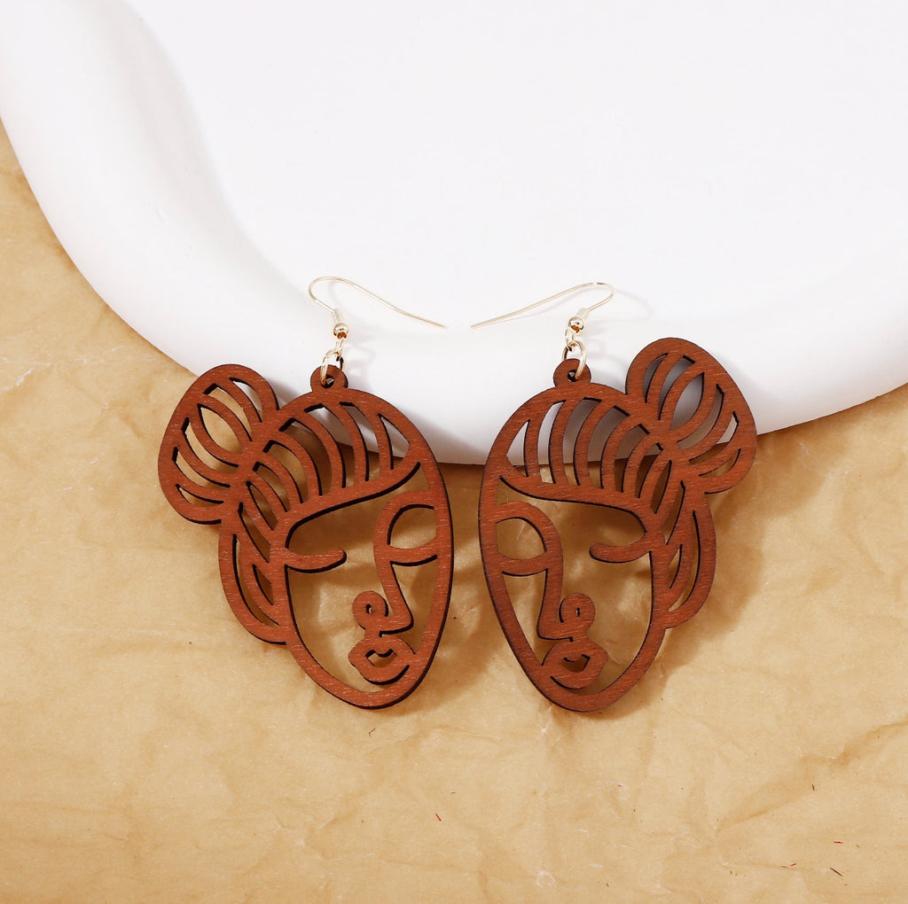 Charming Earring for Any Occasion
