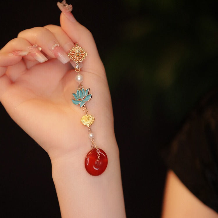 Beautiful Pendant with Unique Style