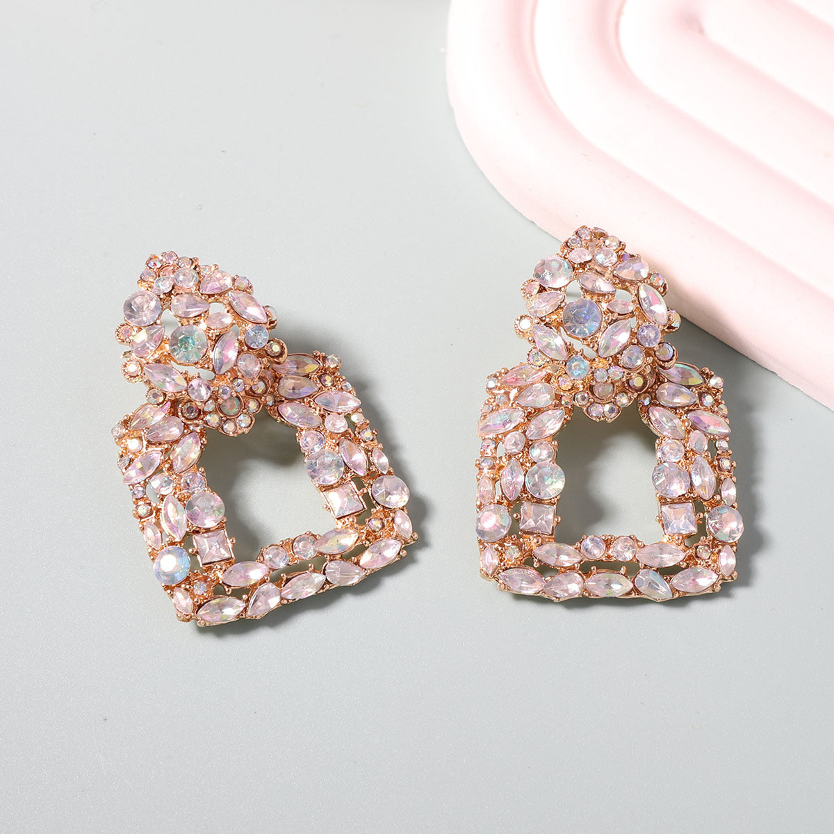 Charming Piece for Any Occasion