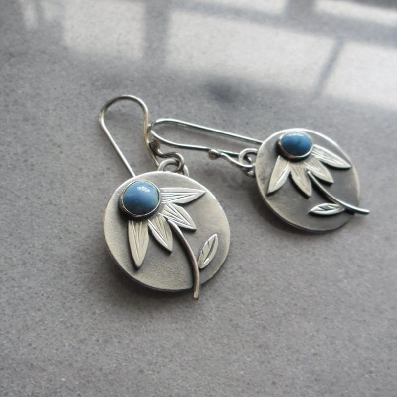 Romantic Gold Earring for Special Moments