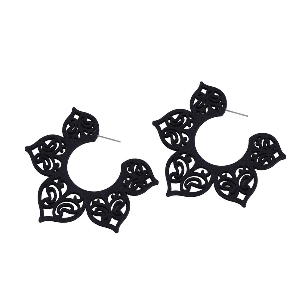 Classic Earring with Timeless Appeal