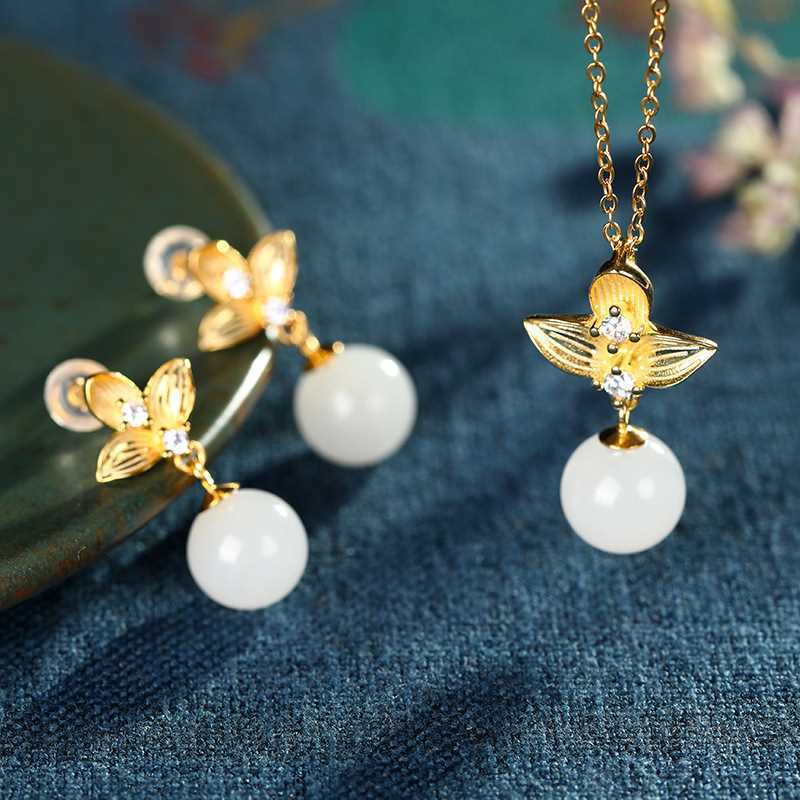 Stunning Gold Set for Daily Wear