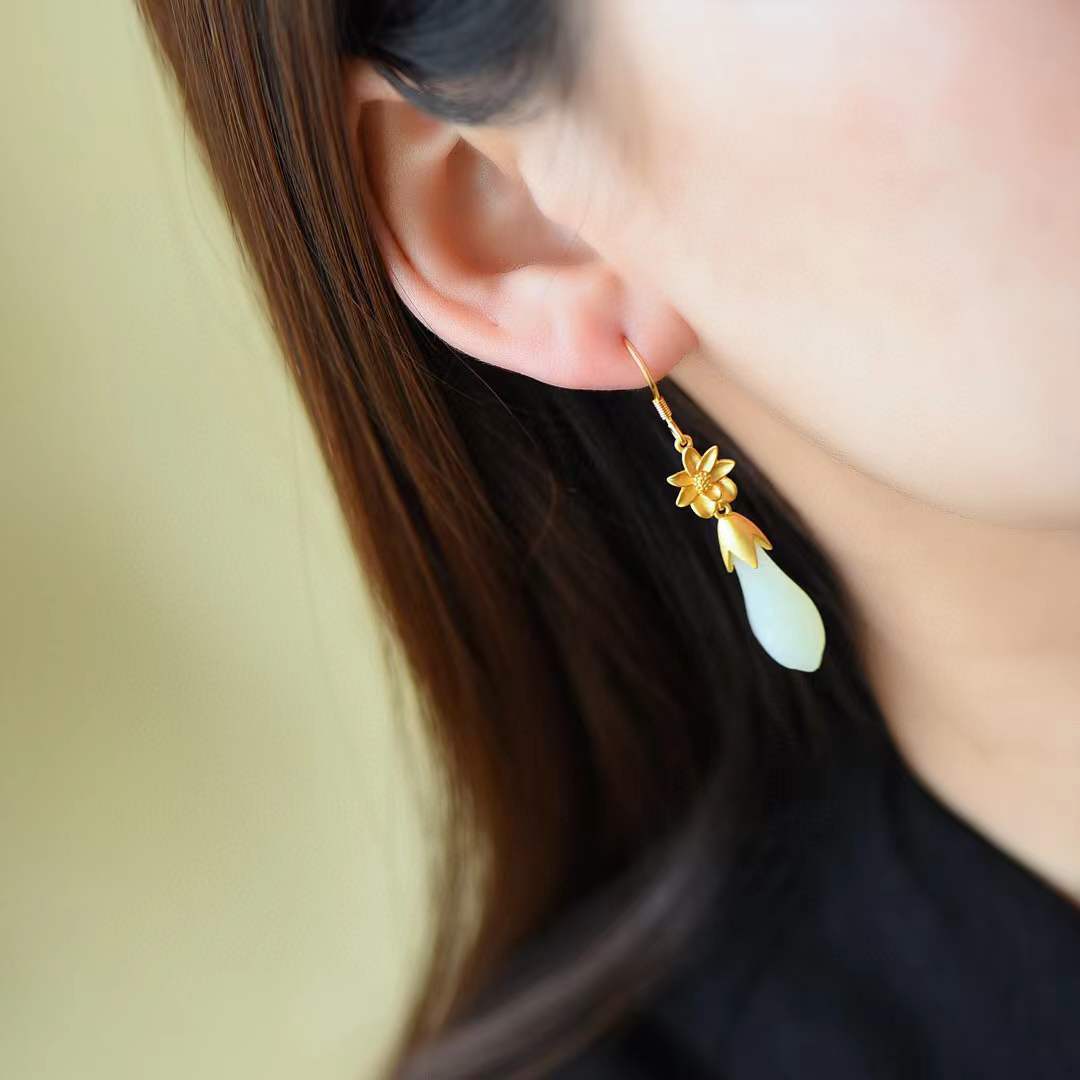 Classic Silver Earring with Timeless Appeal