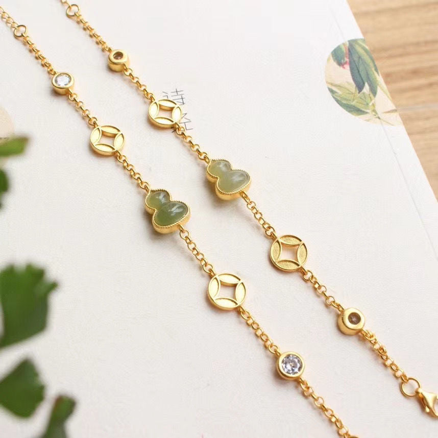 Romantic Gold Bracelet for Special Moments