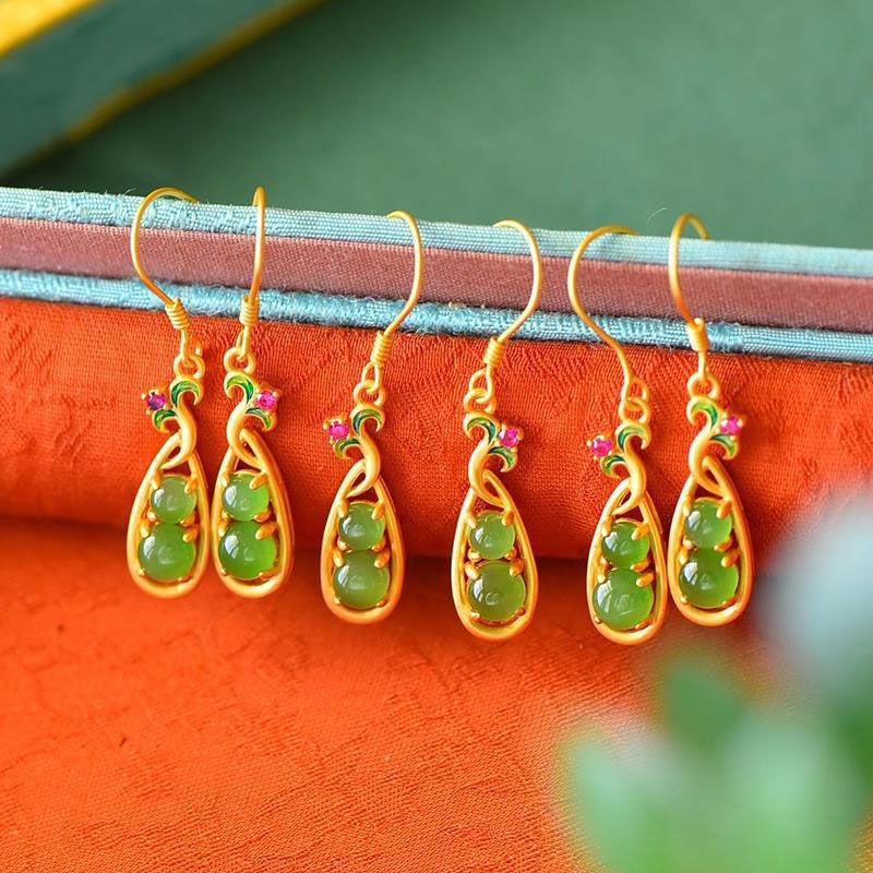 Romantic Gold Earring for Special Moments