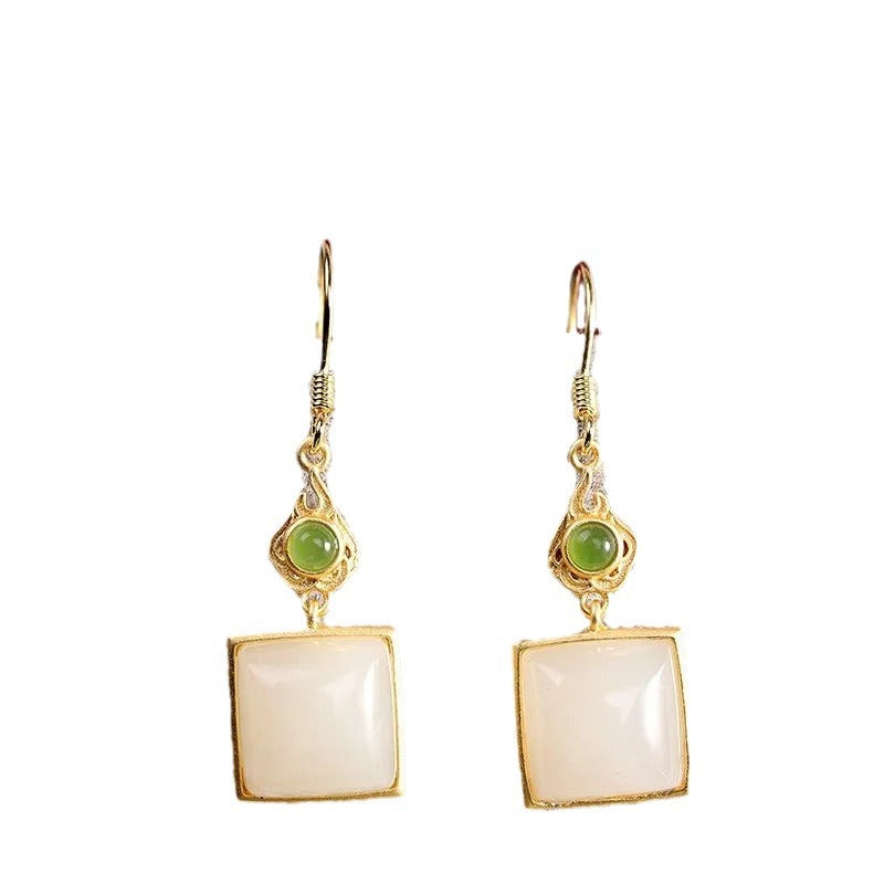 Romantic Gold Earring for Special Moments