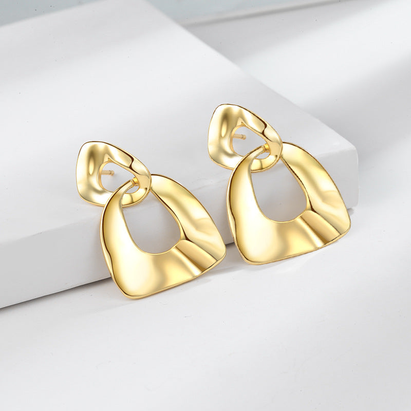 Beautiful Gold Earring with Unique Style