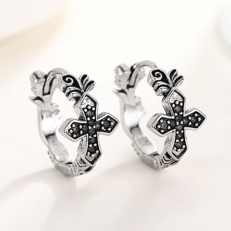 Charming Silver Earring for Any Occasion