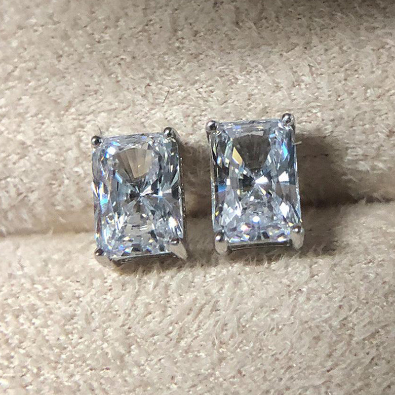 Stunning Gold Earring for Daily Wear