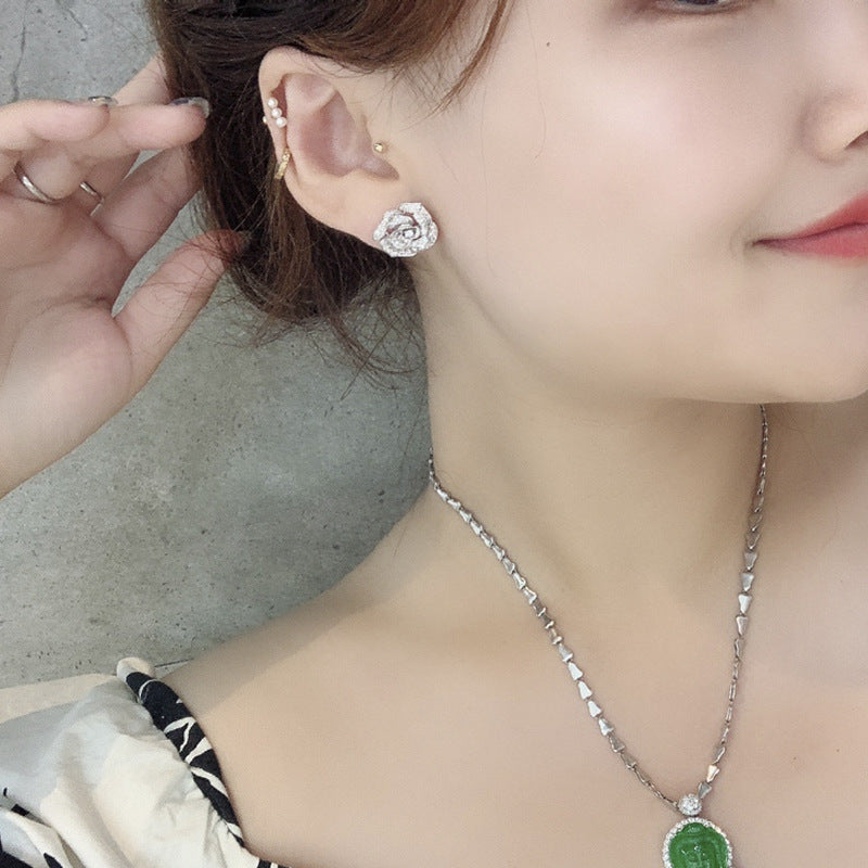 Charming Earring for Any Occasion