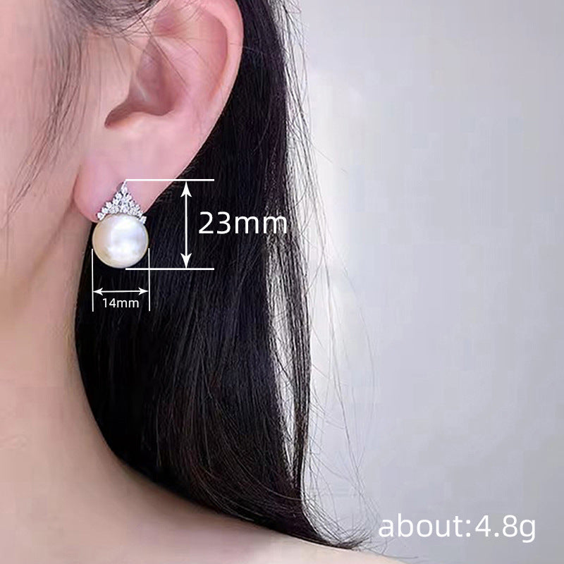 Charming Earring for Any Occasion
