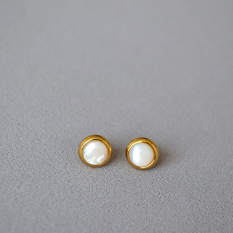 Beautiful Gold Earring with Unique Style