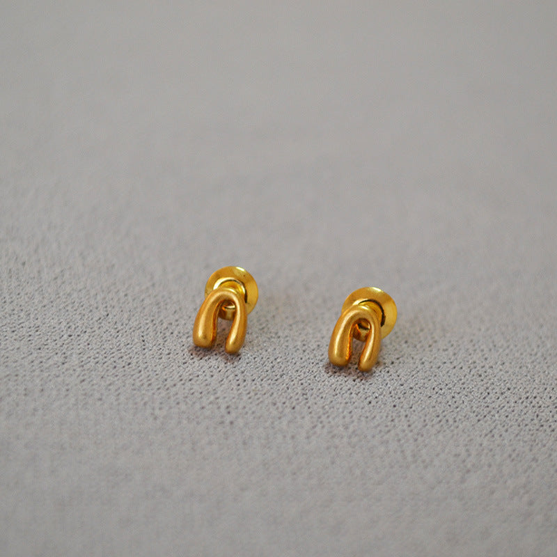 Classic Gold Earring with Timeless Appeal