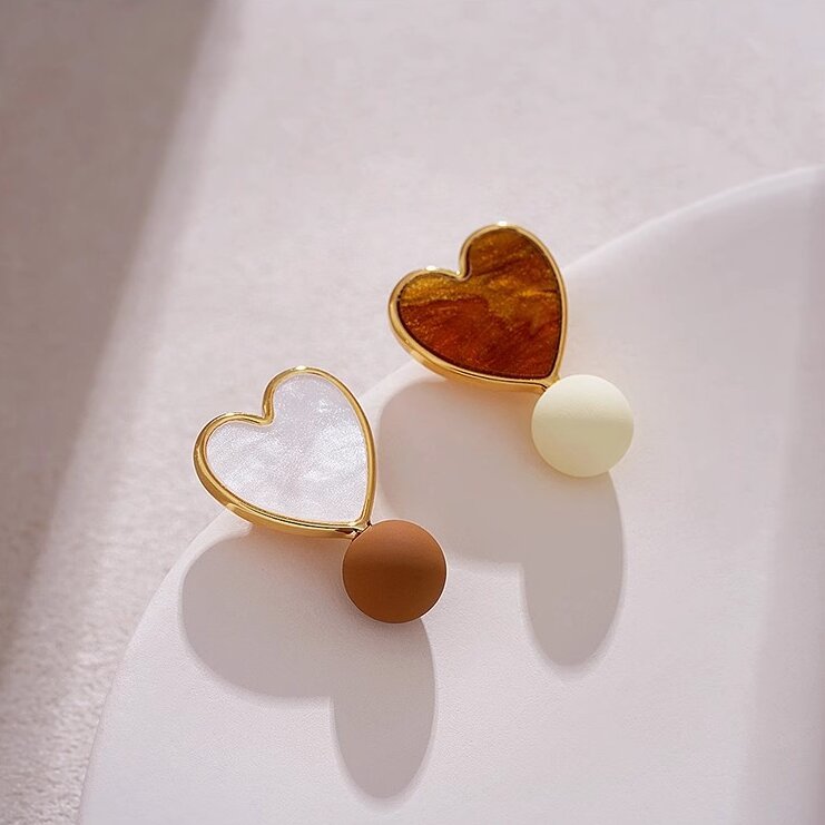 Charming Earring for Any Occasion