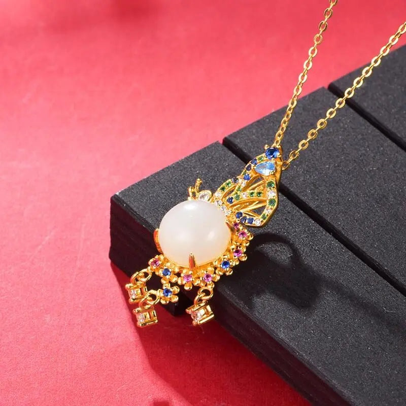 Romantic Gold Pendant for Special Moments