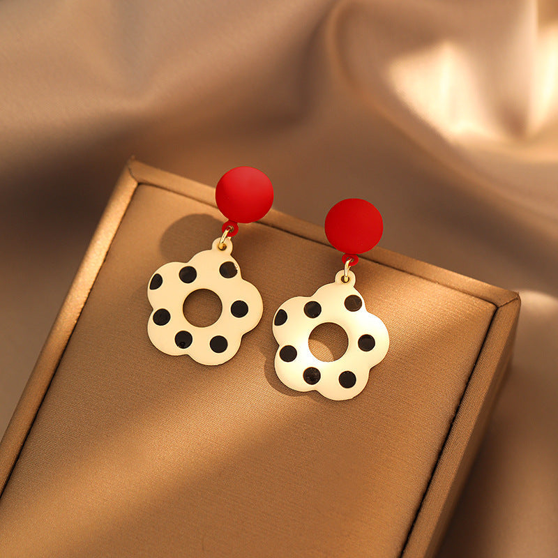 Charming Earring for Any Occasion
