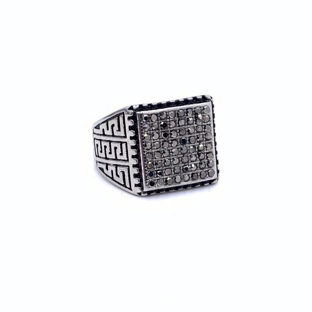 Classic Ring with Timeless Appeal