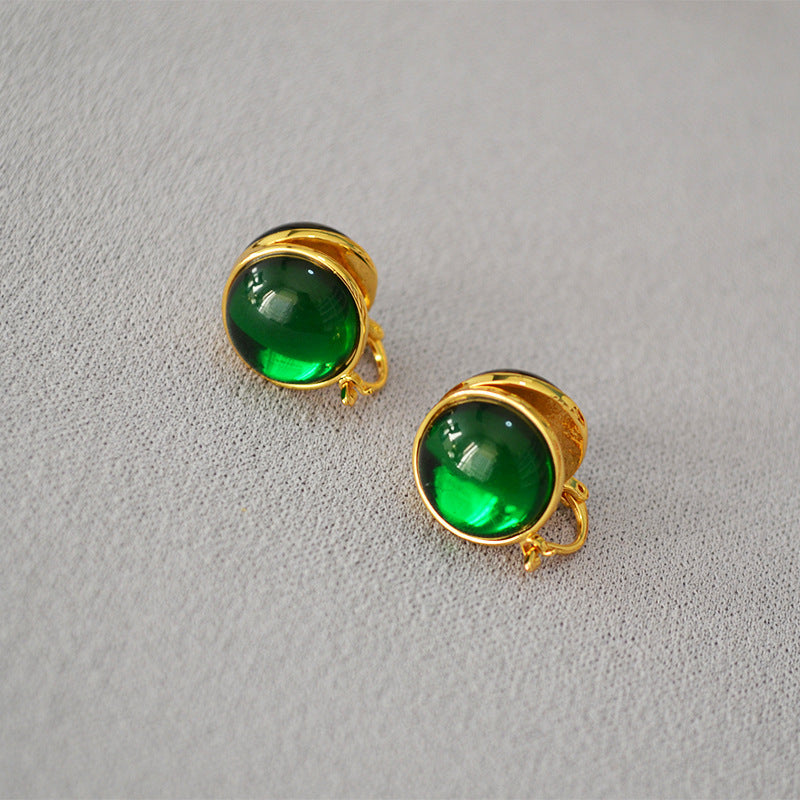 Charming Gold Earring for Any Occasion