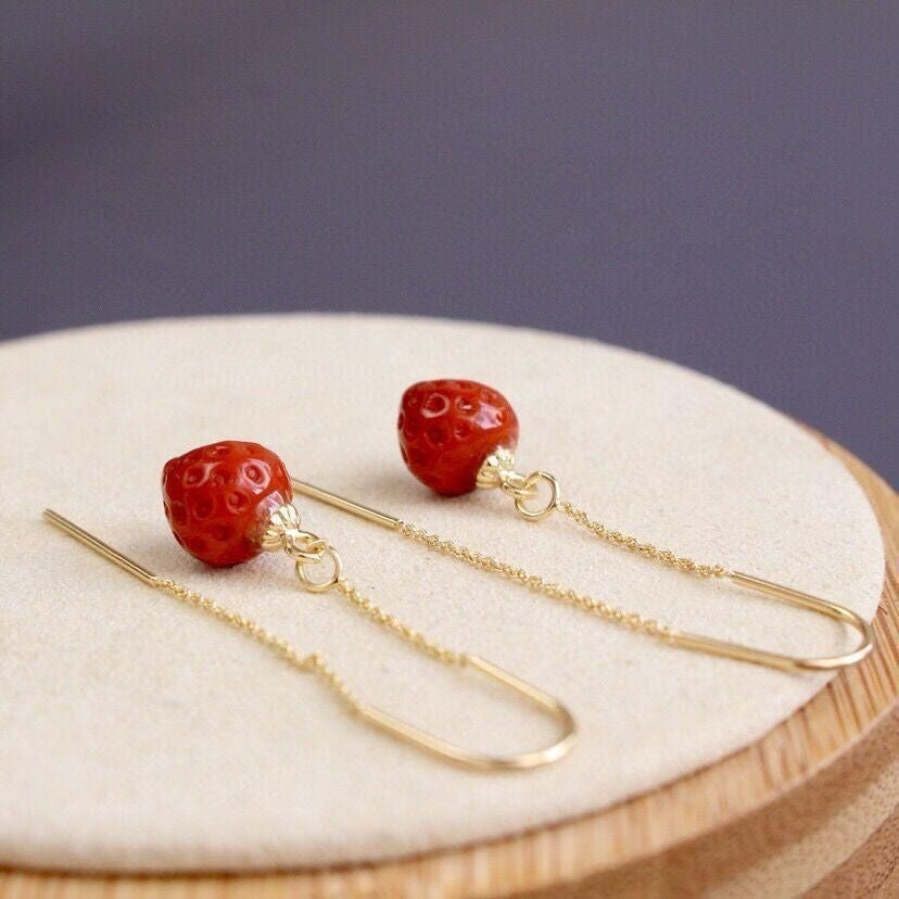 Romantic Gold Earring for Special Moments