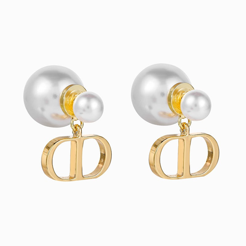 Classic Pearl Earring with Timeless Appeal
