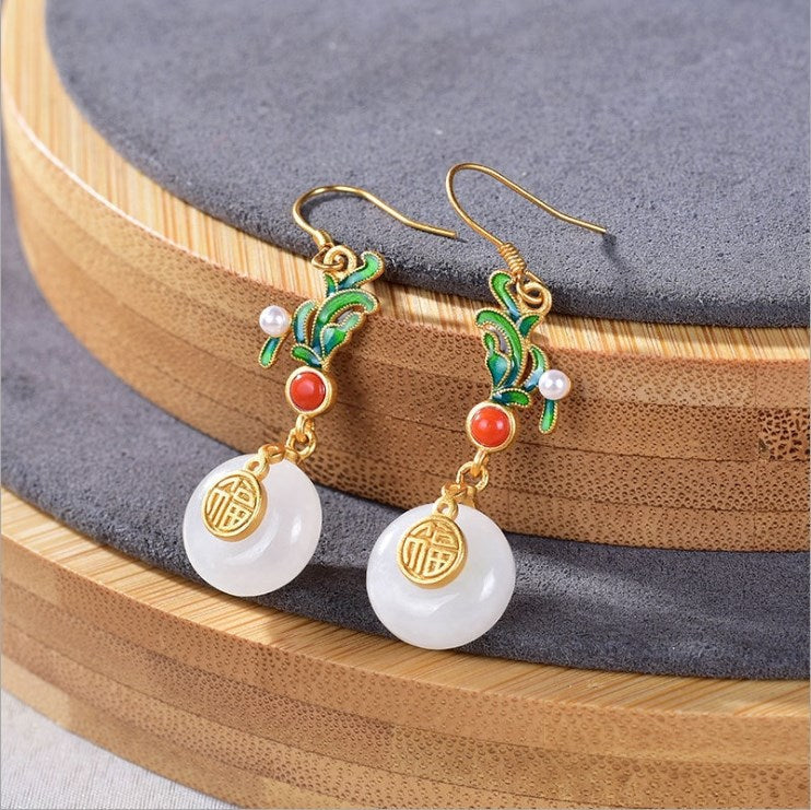 Beautiful Gold Earring with Unique Style