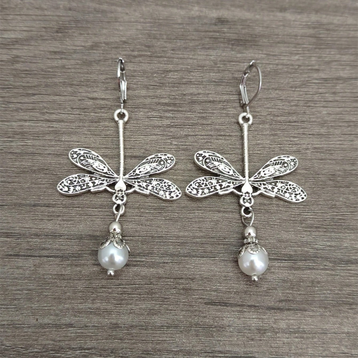 Romantic Pearl Earring for Special Moments