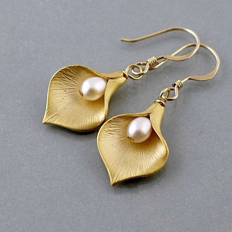 Charming Pearl Earring for Any Occasion