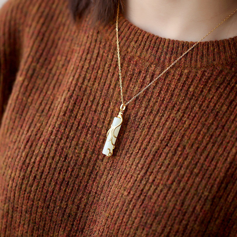Charming Silver Necklace for Any Occasion