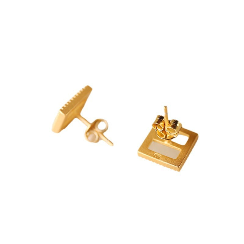 Elegant Gold Earring for Every Occasion