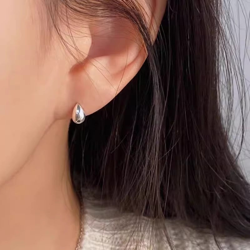 Romantic Gold Earring for Special Moments