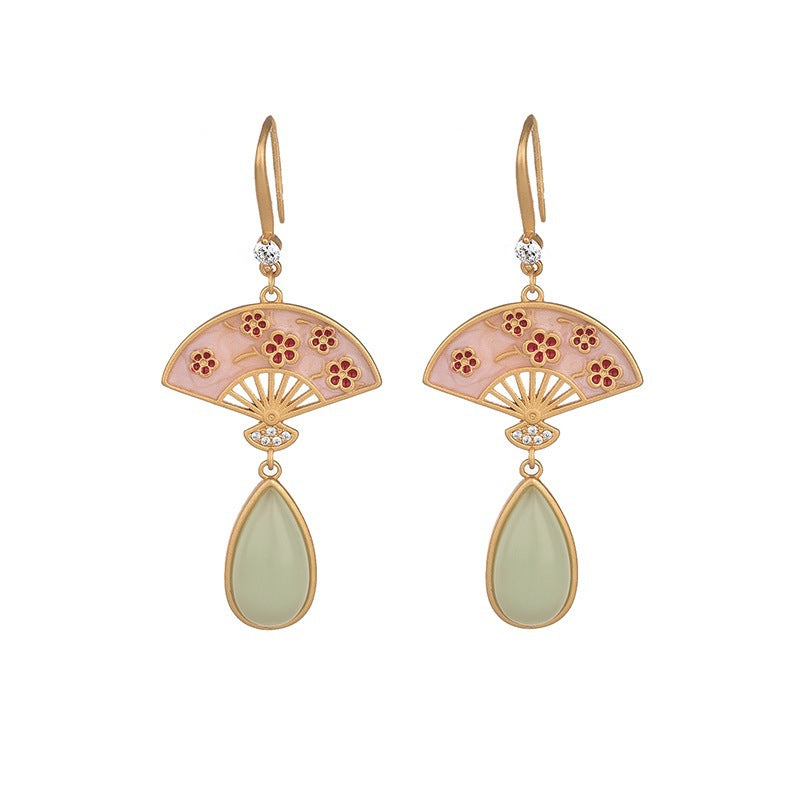 Romantic Gold Earring for Special Moments