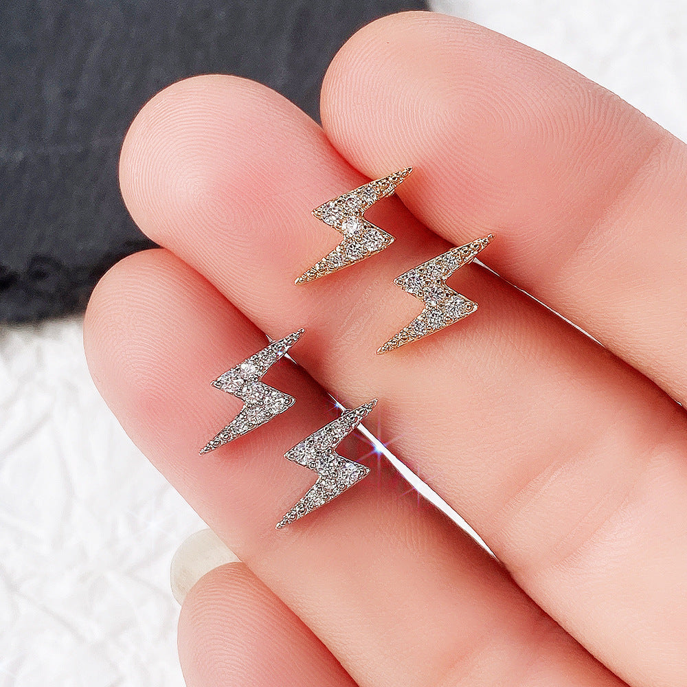 Charming Earring for Any Occasion