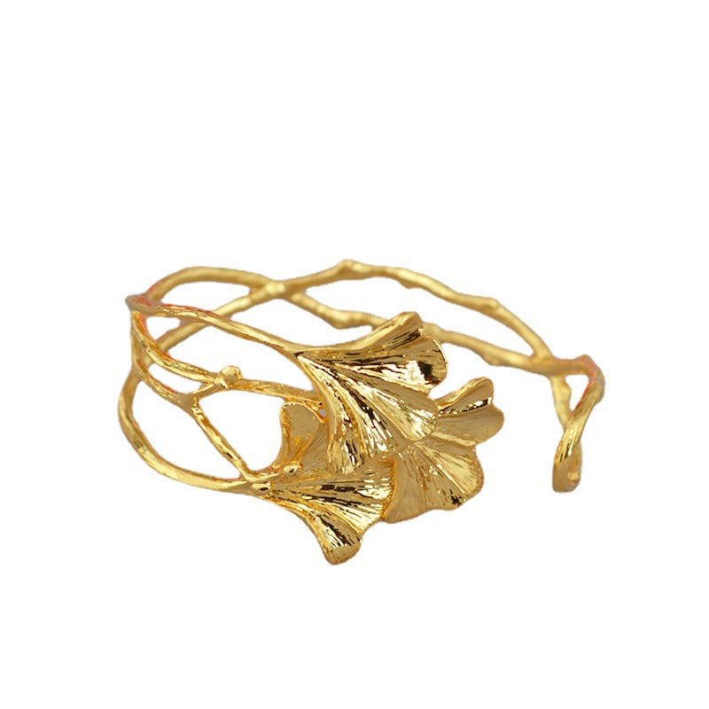 Charming Gold Bracelet for Any Occasion