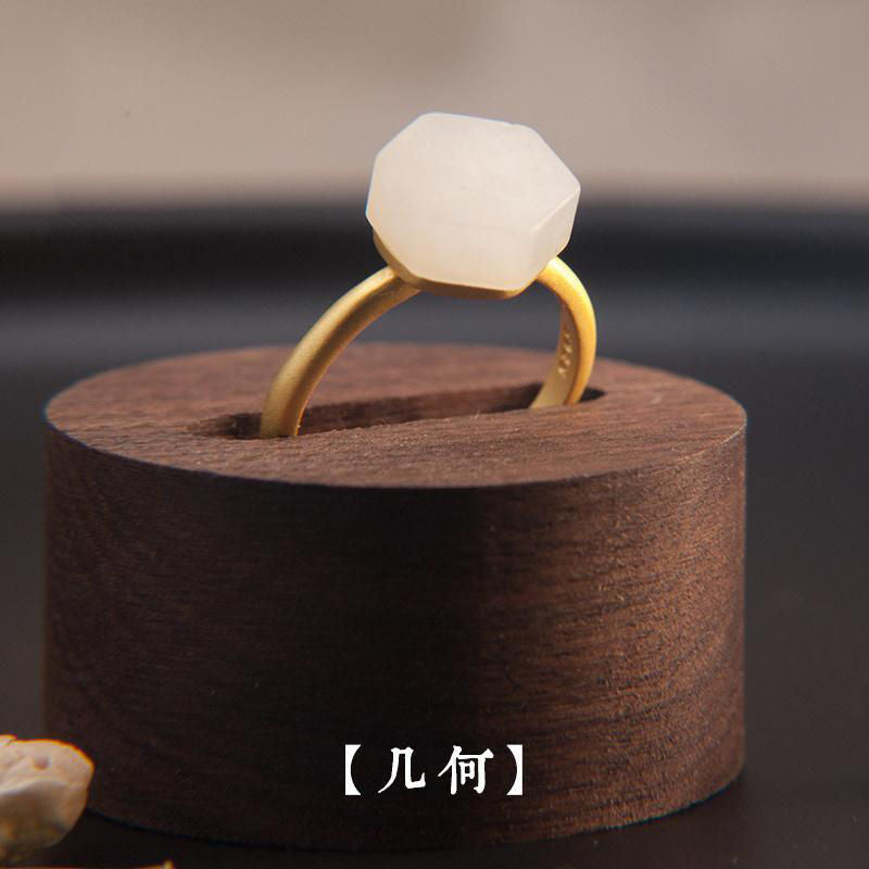 Charming Gold Ring for Any Occasion