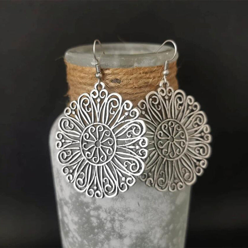 Elegant Silver Earring for Every Occasion