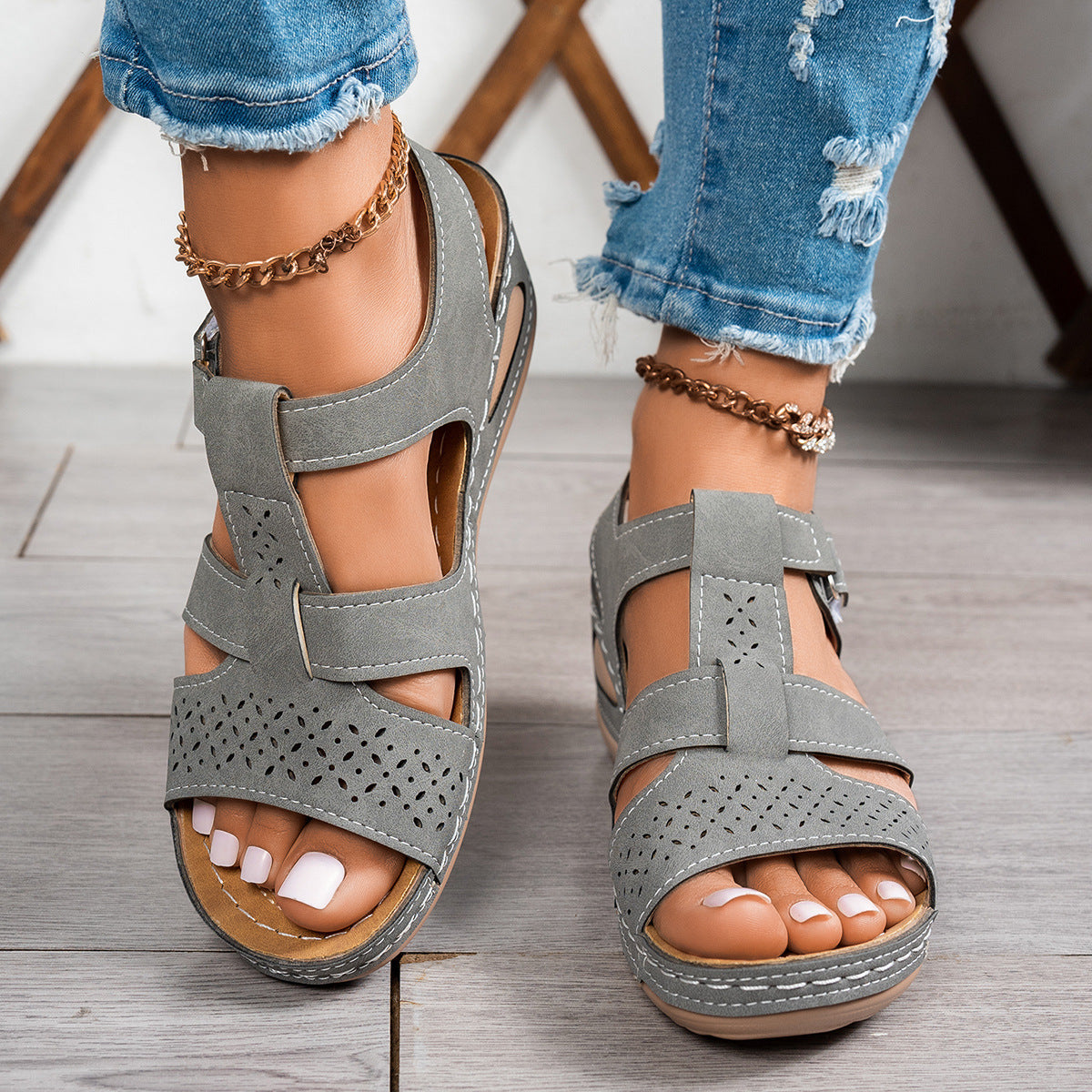 Graceful Orthopedic Sandals for Modern Look