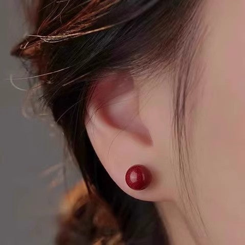 Charming Silver Earring for Any Occasion
