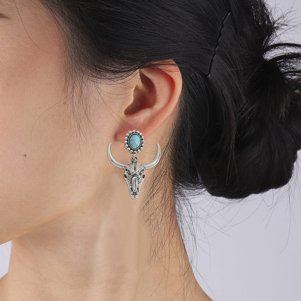 Romantic Silver Earring for Special Moments