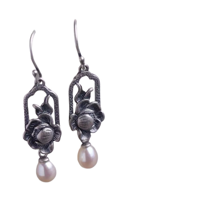Elegant Silver Earring for Every Occasion