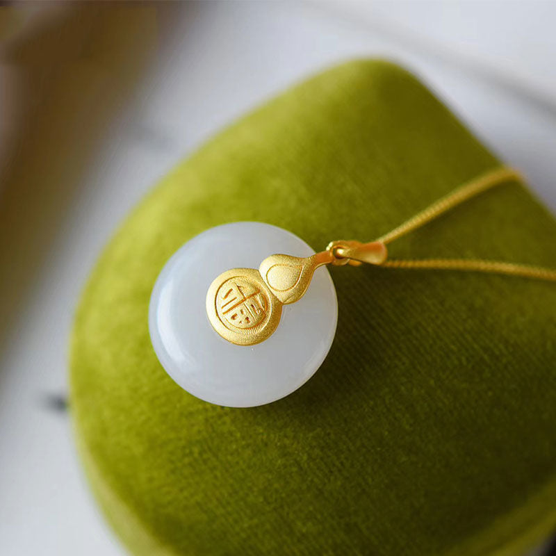 Charming Gold Necklace for Any Occasion