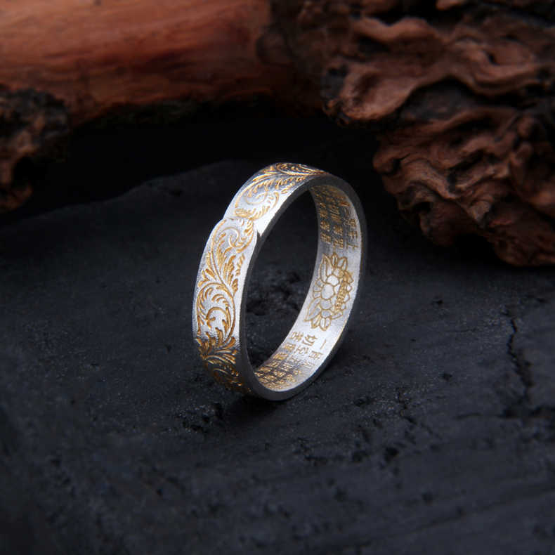 Classic Gold Ring with Timeless Appeal
