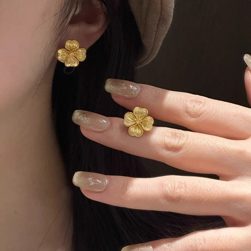Charming Earring for Any Occasion
