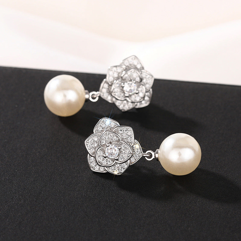 Romantic Pearl Earring for Special Moments