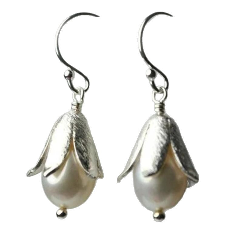 Romantic Pearl Earring for Special Moments
